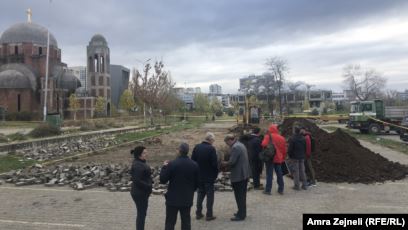 Përfundojnë gërmimet në Prishtinë, nuk ka mbetje mortore