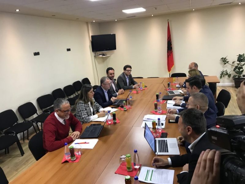 VV e LDK nisin takimin e gjashtë, diskutojnë për politikat sociale