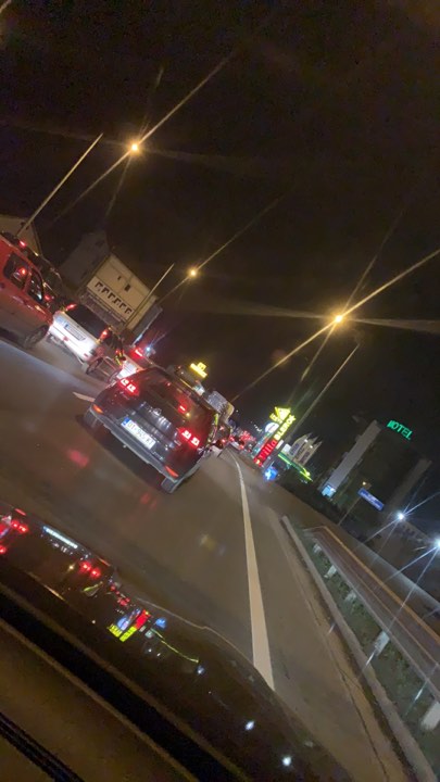Aksident trafiku mes tri veturave në Sllatinë