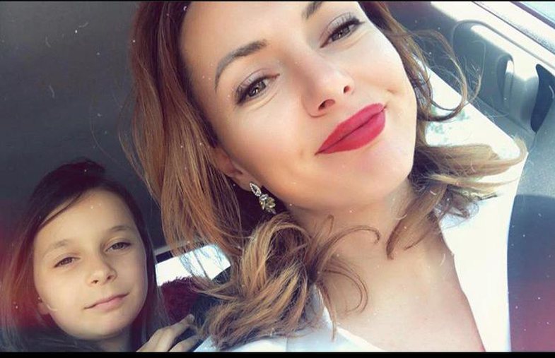 Lea ‘dërgon’ letër nga parajsa: Sot jam një yll – Këta dy yjet anash meje, janë mami dhe babi im