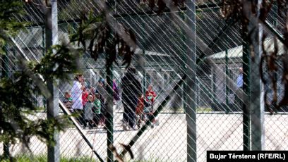 Fëmijët e kthyer nga Siria mësojnë të shkruajnë dhe të lexojnë shqip