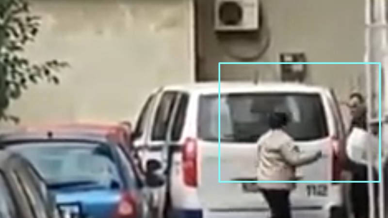 E tmerrshme: Polici vodhi ndihmat që u dërguan për të prekurit nga tërmeti