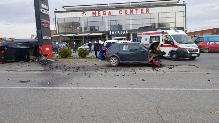 Një i vdekur e dy të lënduar nga aksidenti në Lluzhan të Podujevës