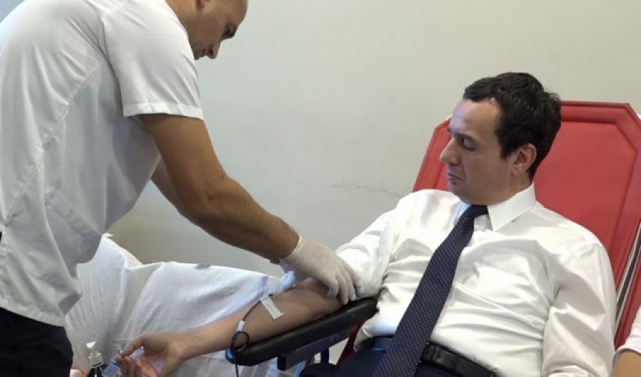 Dhurohet gjak në trevjetorin e vdekjes së Astrit Deharit