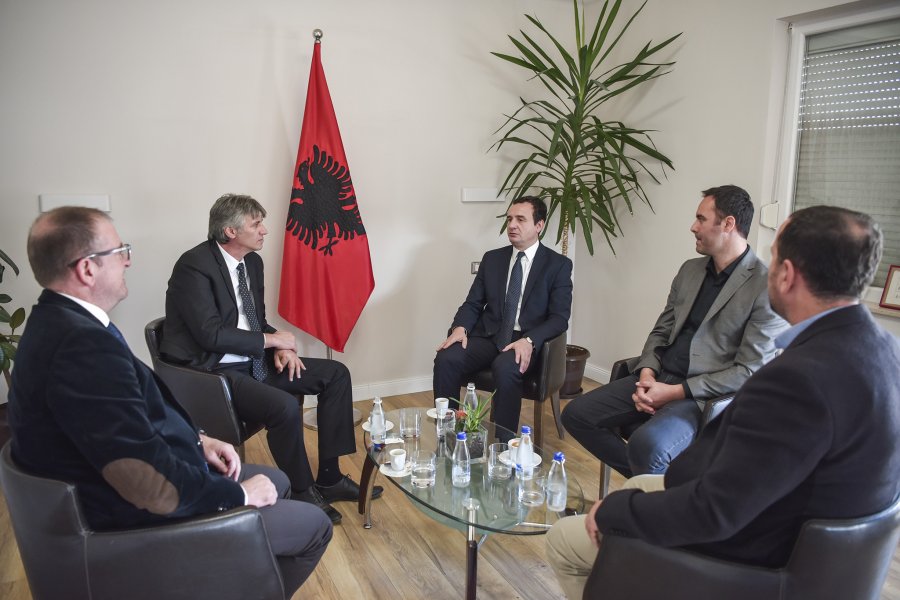 Zijadin Sela tregon për lidhjet që ka me Albin Kurtin