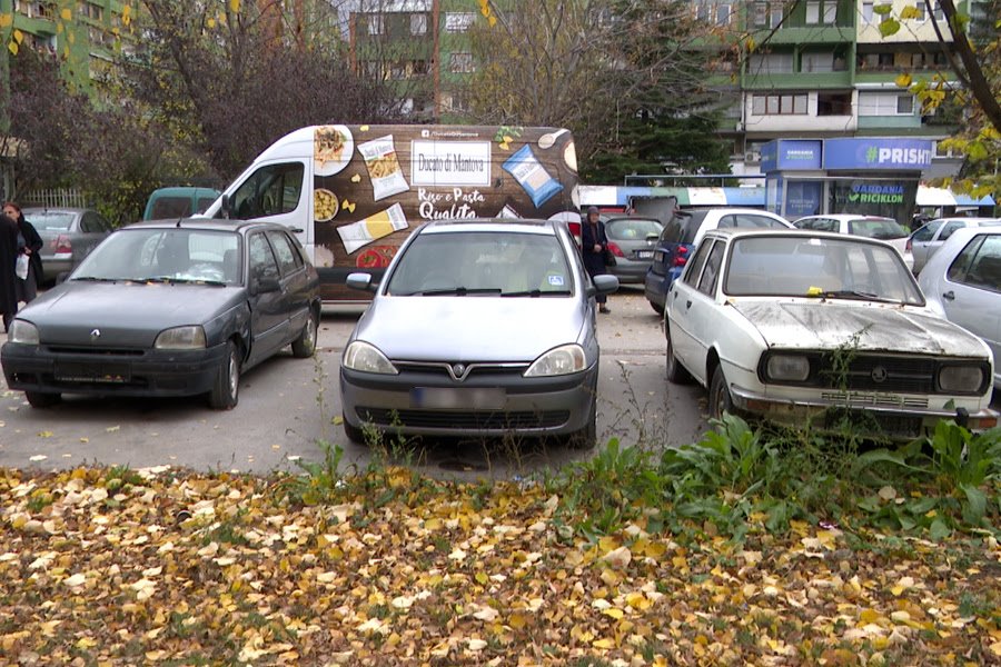 Patën mosmarrëveshje rreth një parkingu, 3 persona sulmojnë 5 policë në Prishtinë