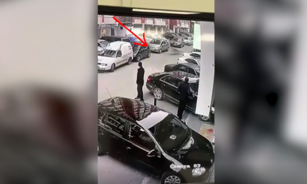 Bie llamarina e një ndërtese, rrezikohen banorët në Dardani