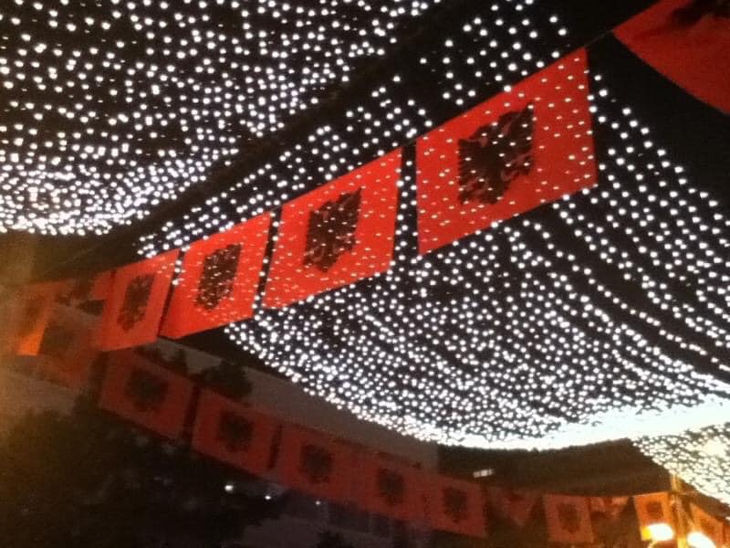 Anëtarja e LDK-së i kërkon Ahmetit që ta stolisë kryeqytetin për festat e Nëntorit