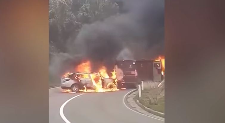 Plaçkitet në Leposaviq automjeti që transportonte të holla, ka të plagosur