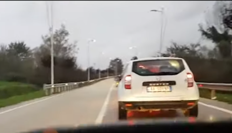 Frikë nga tërmetet, mijëra banorë braktisin Tiranën