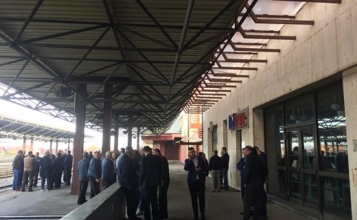 Protestojnë punëtorët e “Infrakosit”: Menaxhmenti të ndalë luksin dhe të na japë pagat