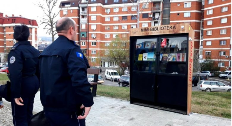 Thyhen minibibliotekat në Prishtinë