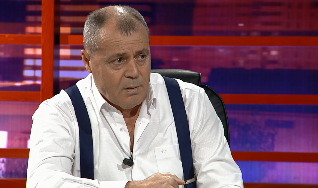 Mustafa Nano e përkrah ftesën për Bregoviqin, kritikon kosovarët se kanë mbetur peng i patriotizmit