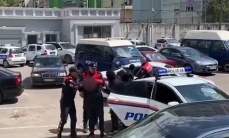 Arrestohen dy policë dhe një zjarrfikës që përvetësuan ndihmat e të prekurve nga tërmeti në Shqipëri