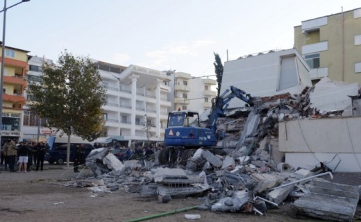Paradokse shqiptare: Hoteli u legalizua nga eksperti që kishte vdekur 5 vjet më parë