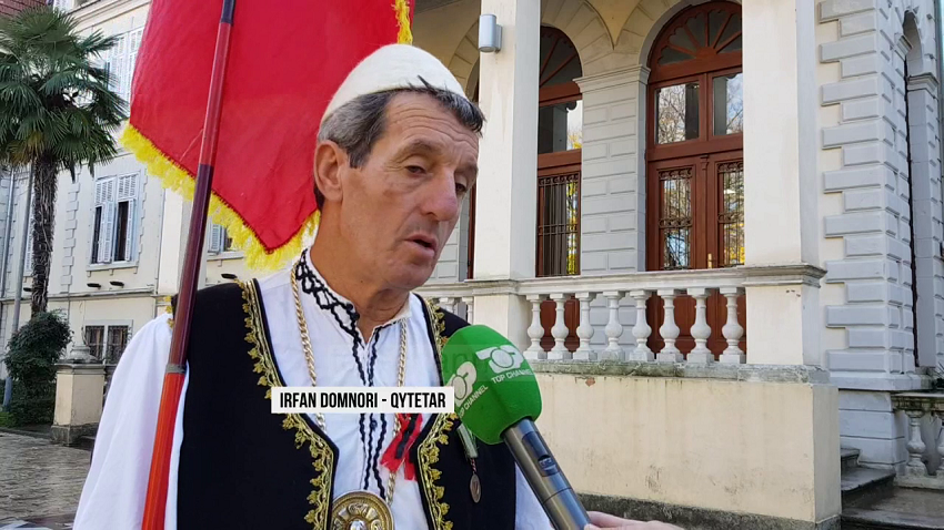 Gjobë për flamurin kuq e zi/ Po festonte në Krajë, arrestohet e dënohet nga Mali i zi