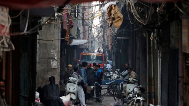 Zjarri kaplon fabrikën në Indi, vdesin 43 punëtorë