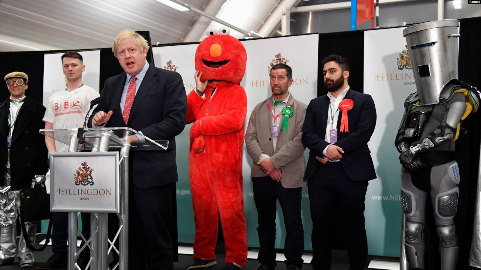 Boris Johnson fiton zgjedhjet në Britani