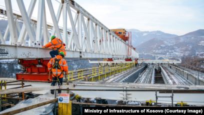 Qeveria “kursen” paratë e destinuara për projektet kapitale