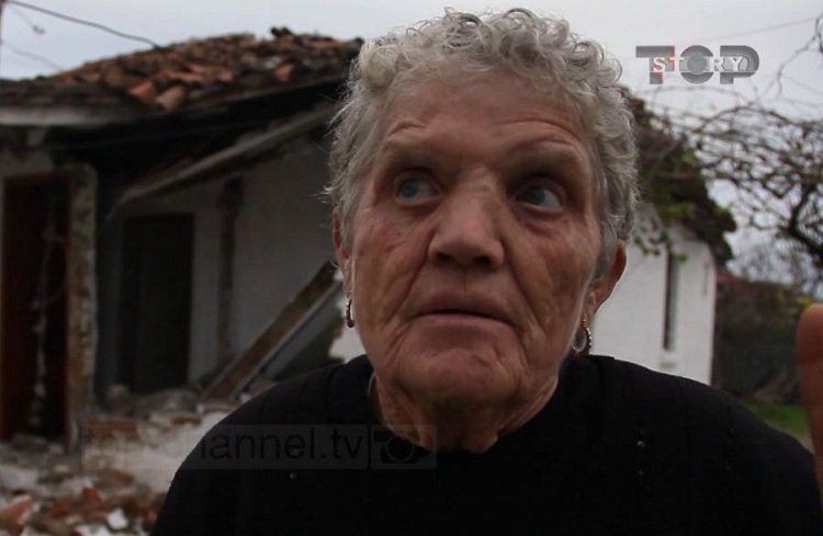 Historia e gruas që shpëtoi në Thumanë, u largua nga pallati pas tërmetit të 21 shtatorit