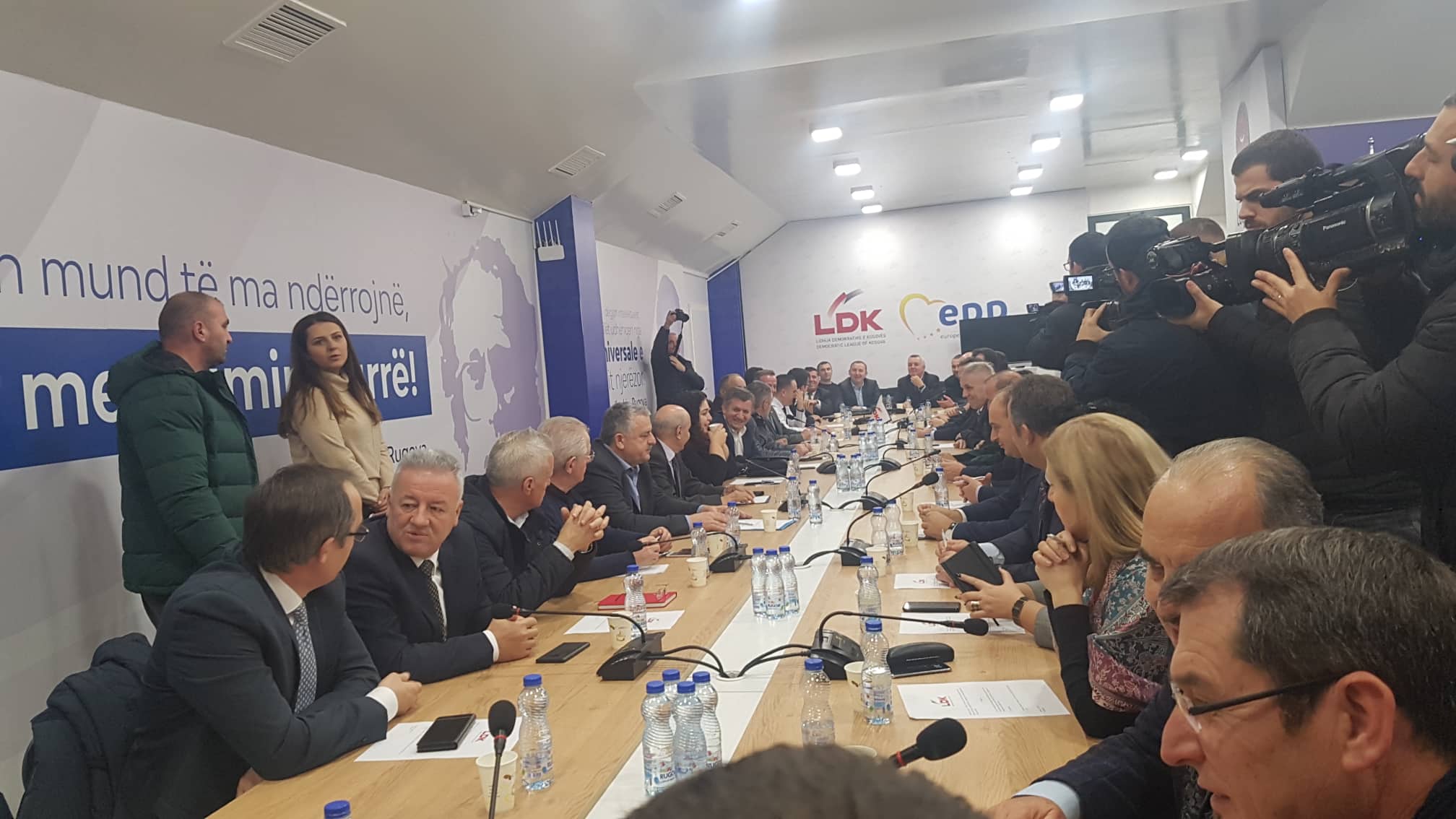 Nis mbledhja e Këshillit të Përgjithshëm të LDK-së, diskutohet për marrëveshjen me VV-në