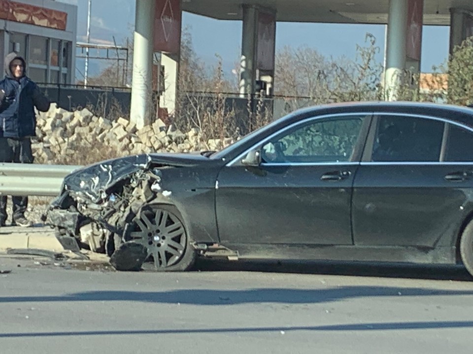 Aksident trafiku në Pejë, dy të lënduar rëndë