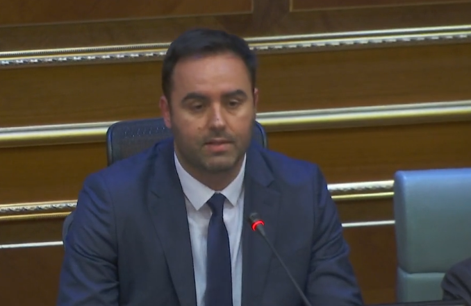 Konstituohet kuvendi – Glauk Konjufca, kryetar