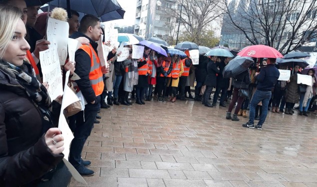 Vendimi i BQK-së, protestojnë punëtorët e “Monegos”