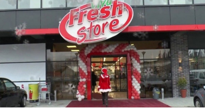 ‘Viva fresh Store’ shkel të drejtat e punëtorëve, punohet me orare të stërzgjatura