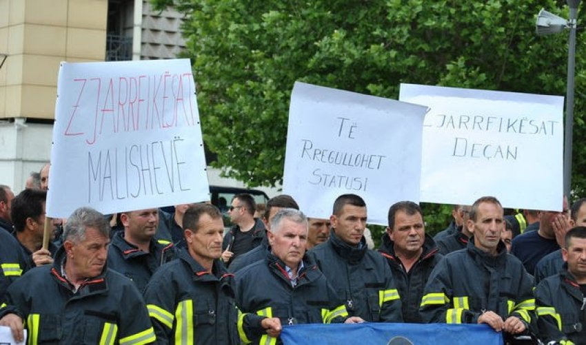 ​Zjarrfikësit s’do të hynë në grevë, do të solidarizohen me policët nëse protestojnë