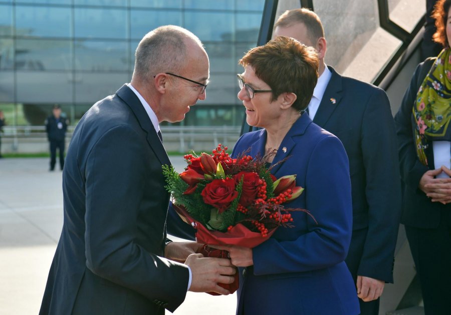 Kramp-Karrenbauer viziton Kosovën javën e ardhshme