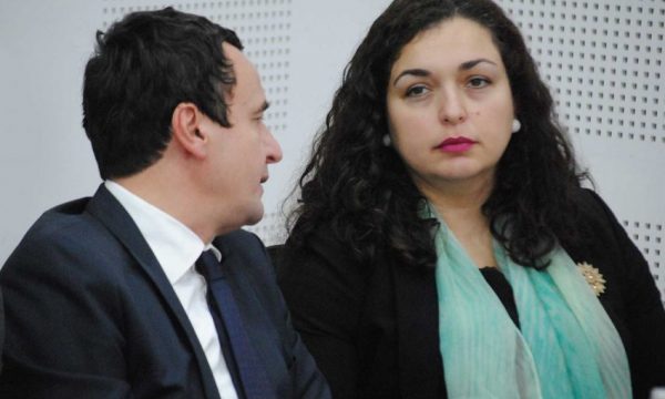 Vjosa Osmani i del krah Albin Kurtit pas kërcënimit me vrasje nga anëtari i Nismës
