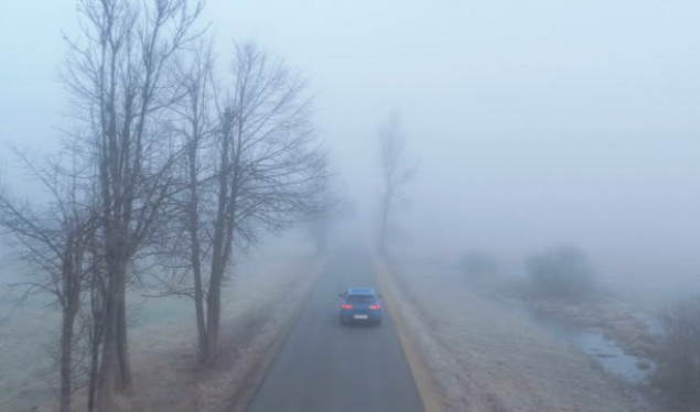 Këshilla të vlefshme: Si t’ia dilni gjatë vozitjes në mjegull