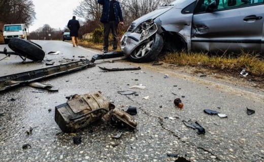 7 të lënduar në një aksident trafiku në rrugën Mitrovicë- Prishtinë