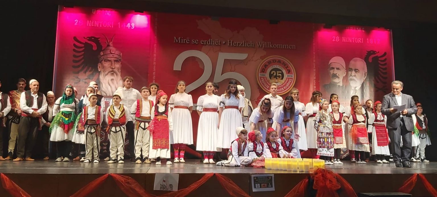 Në Winterthur të Zvicrës shënohen festat e nëntorit me dedikim për tragjedinë në Shqipëri