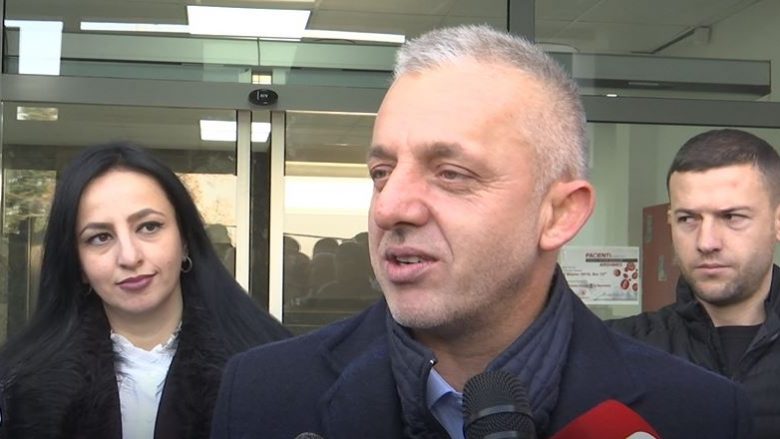 Halil Kastrati ndihmon familjet e varfra me pako ushqimore për një muaj