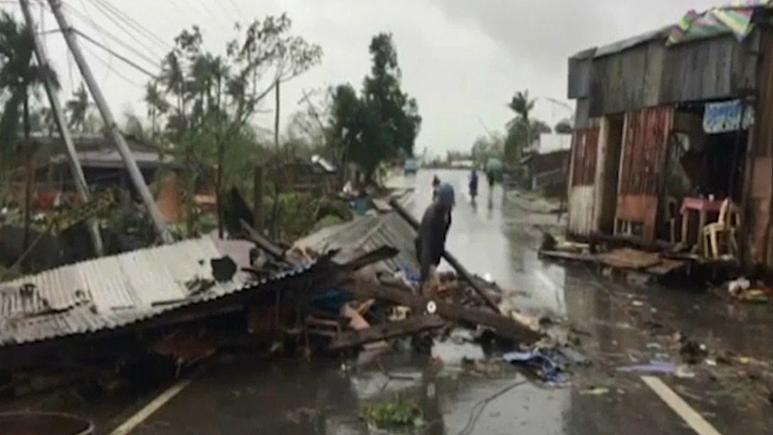 16 të vdekur nga tajfuni në Filipine