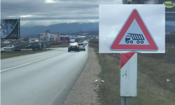 Në një rrugë të Kosovës vendoset shenja më e re e komunikacionit në botë