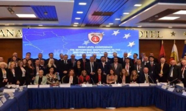 Autoritetet e Tiranës i kishin dhënë leje zyrtarit serb të fliste në emër të Kosovës
