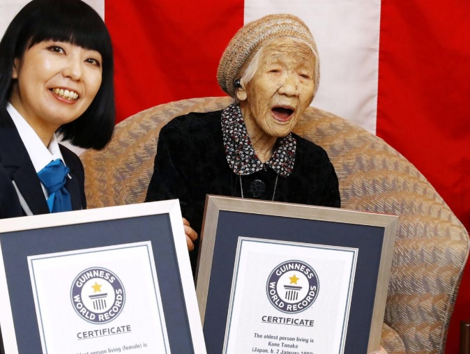 Kjo është gruaja më e vjetër në botë (Video)