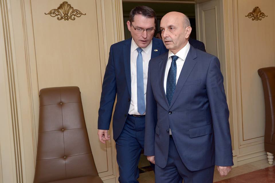 Zyrtari i LDK-së i përgjigjet Albulena Haxhiut: Bezdisëse kur opsioni i zgjedhjeve ambalazhohet si kërcënim