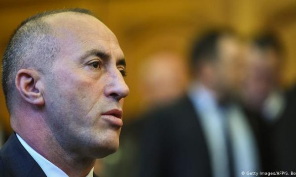 Shefi i kabinetit të Haradinajt i kundërpërgjigjet Abazit: Mandati është i juaji, bëje qeverinë, o trim