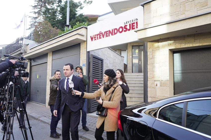 Vetëvendosje nuk lëshon pe: Glauk Konjufca nuk jep dorëheqje