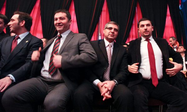 Lirak Çelaj i drejtohet Veselit: Në PDK ndodhën spastrime e jo reforma