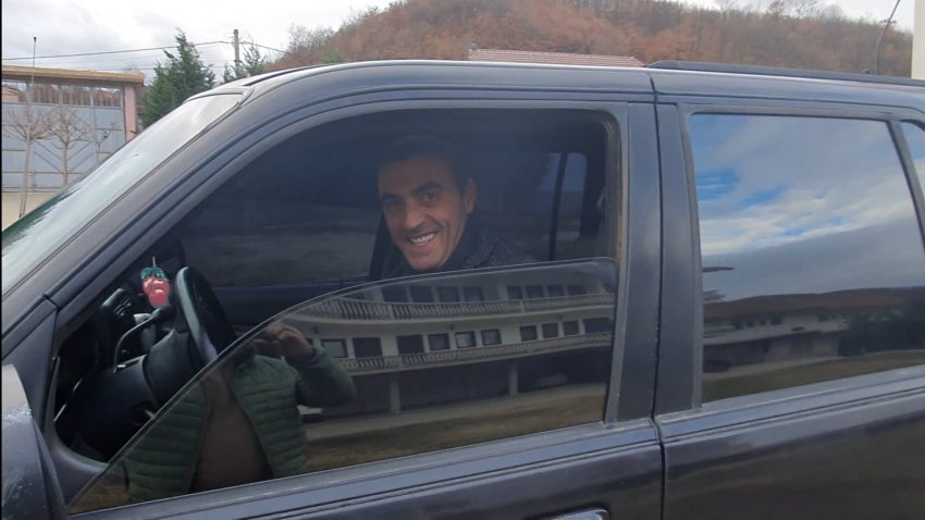 Esat Geci ndez makinën e Rugovës si në kohën e tij