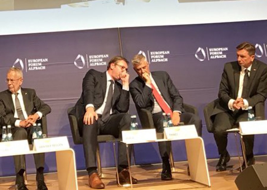 Vuçiqi pret shkëmbim argumentesh “jo të lehta” me Thaçin në Davos