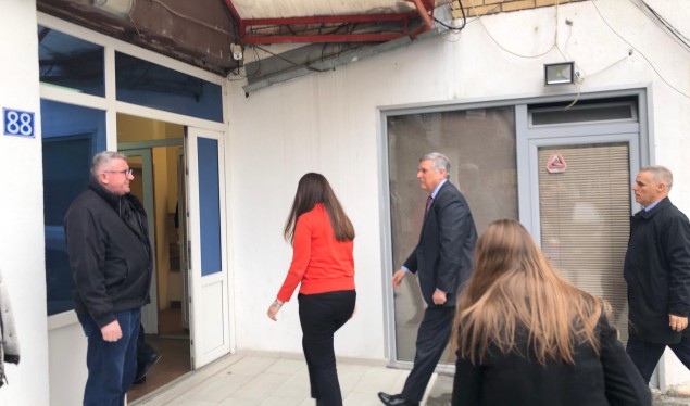 Pas Walker, edhe ambasadori Kosnett arrin në selinë e LDK-së