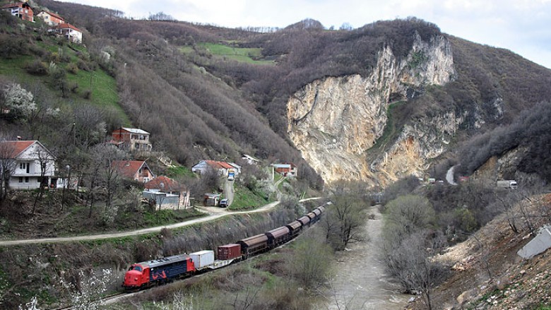 Kosova dhe Serbia sot nënshkruajnë marrëveshje për hekurudhat