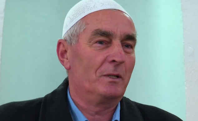 Ky është hoxha kosovar që për 43 vjet lau 400 xhenaze