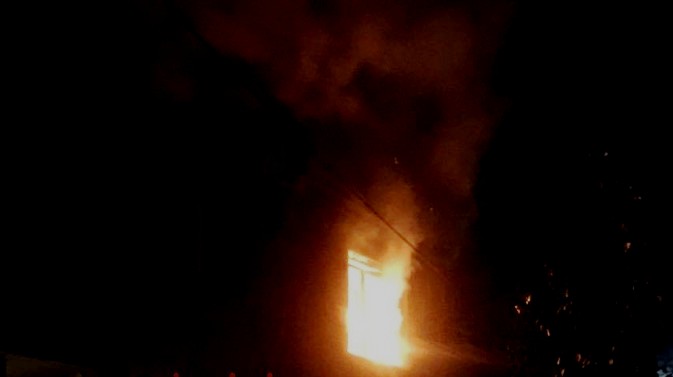 Digjet shtëpia e nipit që dyshohet se vrau dajën e tij në Lipjan